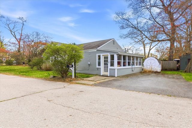 320 Church Avenue, Warwick, RI 02889