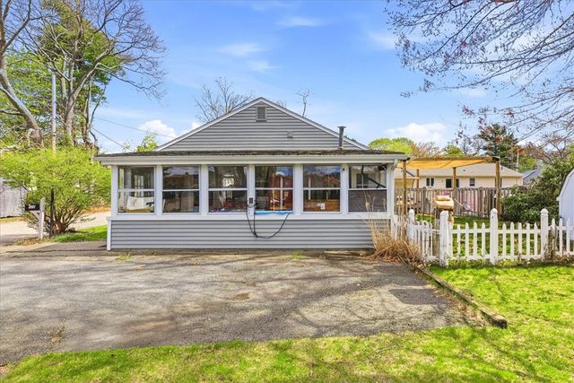 320 Church Avenue, Warwick, RI 02889