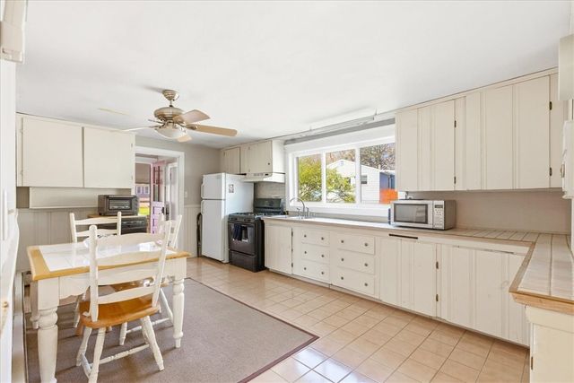 320 Church Avenue, Warwick, RI 02889