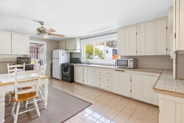 320 Church Avenue, Warwick, RI 02889