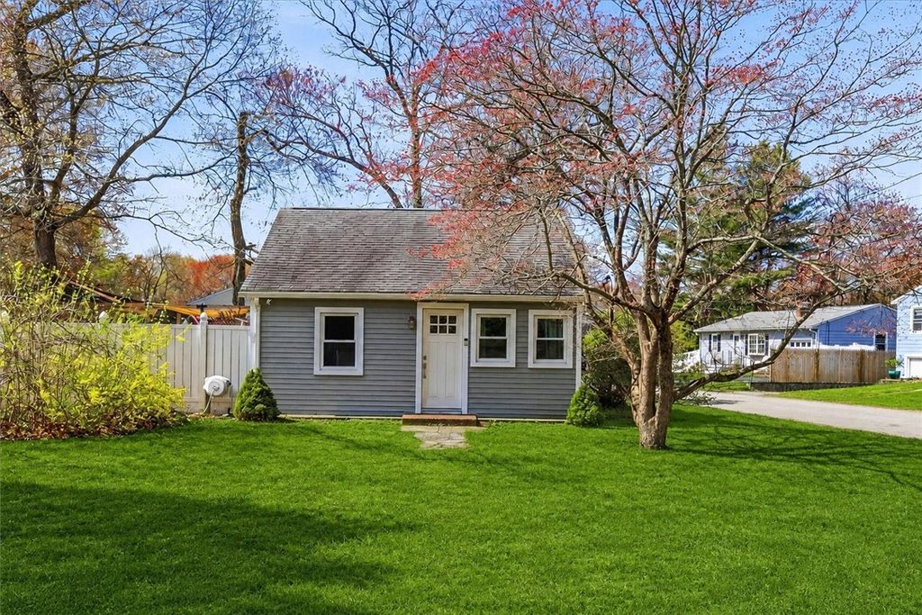 320 Church Avenue, Warwick, RI 02889