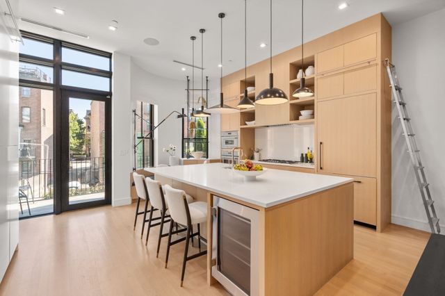 189 W Brookline St, Boston, MA 02118