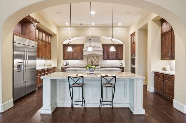 18 Rugged Lark Circle, Tomball, TX 77377