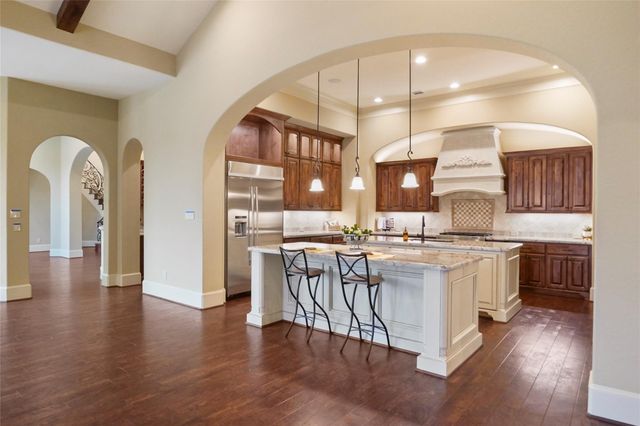 18 Rugged Lark Circle, Tomball, TX 77377