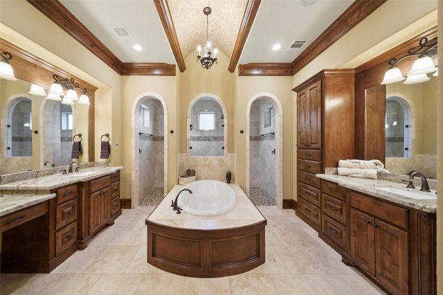 18 Rugged Lark Circle, Tomball, TX 77377