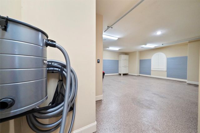 18 Rugged Lark Circle, Tomball, TX 77377