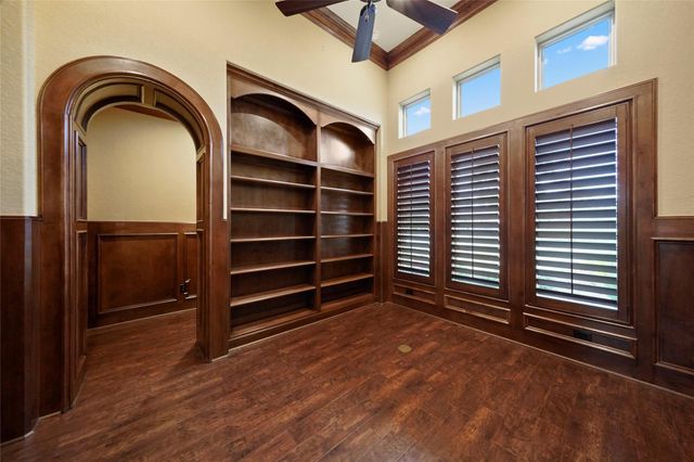 18 Rugged Lark Circle, Tomball, TX 77377