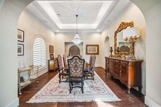 18 Rugged Lark Circle, Tomball, TX 77377