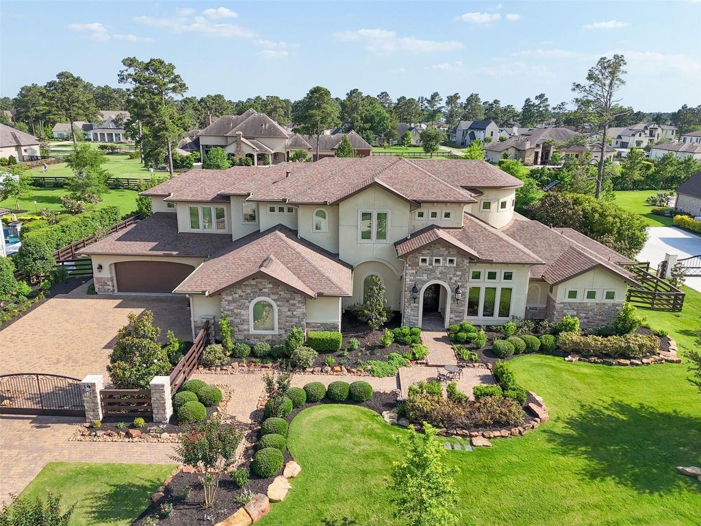 18 Rugged Lark Circle, Tomball, TX 77377