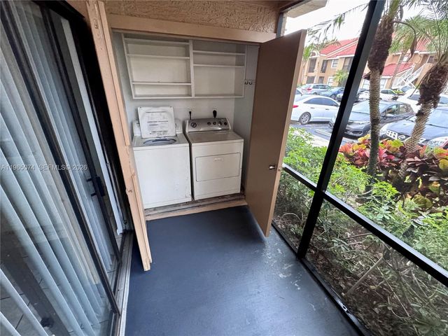 15560 SW 104th Ter 612, Miami, FL 33196