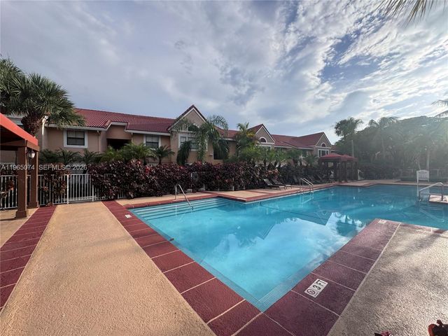 15560 SW 104th Ter 612, Miami, FL 33196