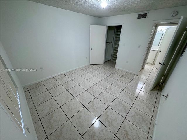15560 SW 104th Ter 612, Miami, FL 33196