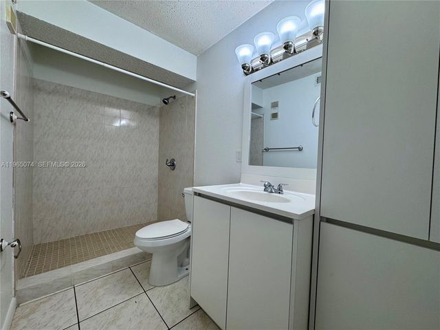 15560 SW 104th Ter 612, Miami, FL 33196