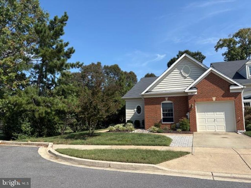 301 COLONY POINT PL, Edgewater, MD 21037