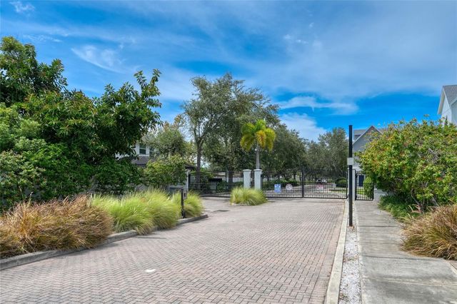 4625 LEGACY PARK DRIVE, Tampa, FL 33611