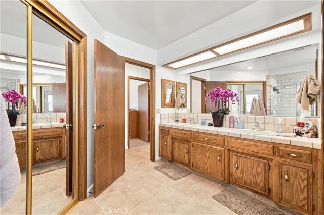 5101 Dewalt, Bakersfield, CA 93308