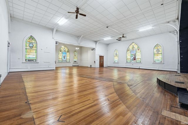 316 N Main St, Churubusco, IN 46723
