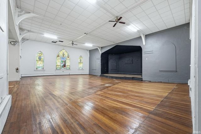 316 N Main St, Churubusco, IN 46723