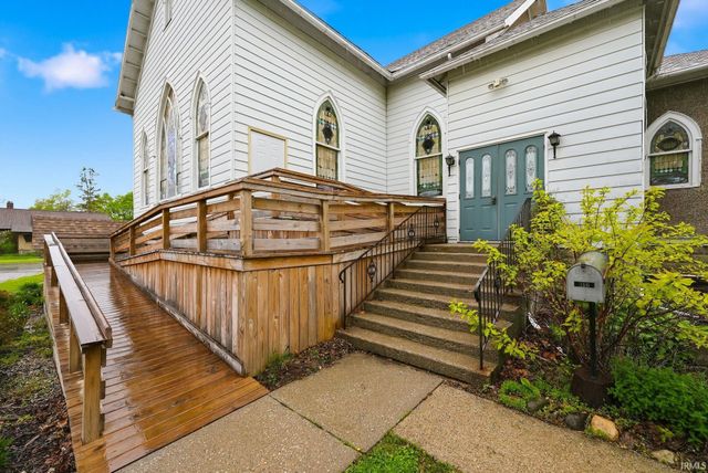 316 N Main St, Churubusco, IN 46723