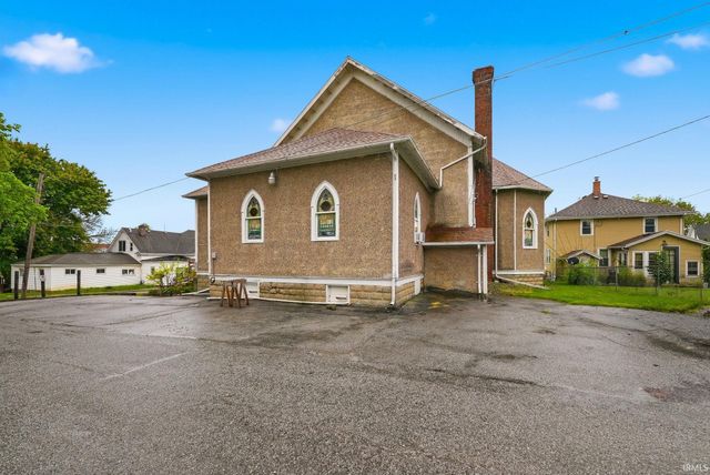 316 N Main St, Churubusco, IN 46723