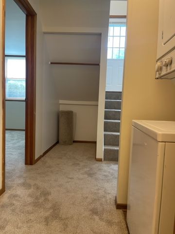 350 College Street, Crystal Lake, IL 60014