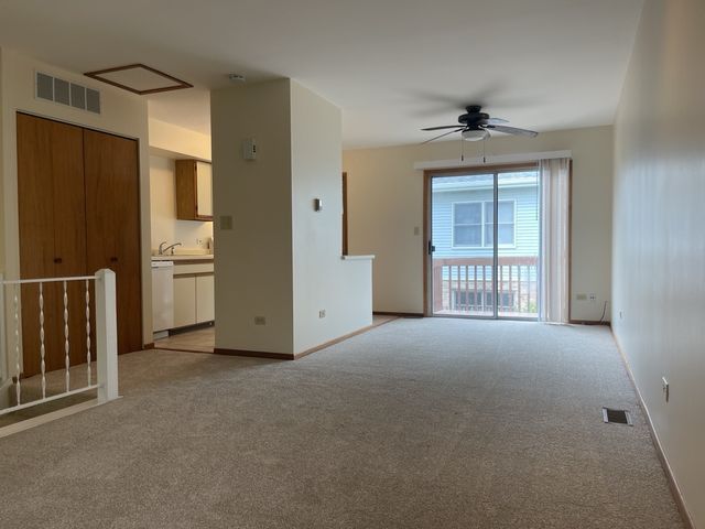 350 College Street, Crystal Lake, IL 60014