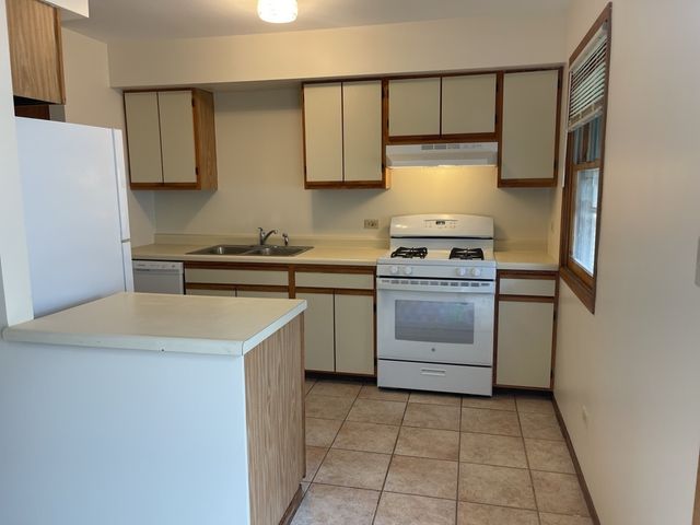 350 College Street, Crystal Lake, IL 60014