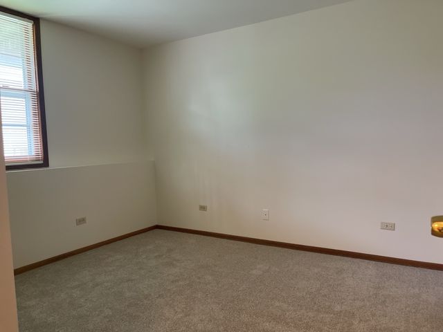 350 College Street, Crystal Lake, IL 60014