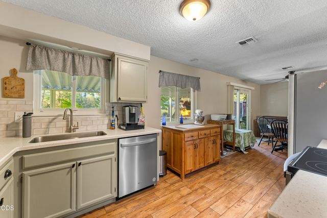 245 Stringer Gap Road, Grants Pass, OR 97527