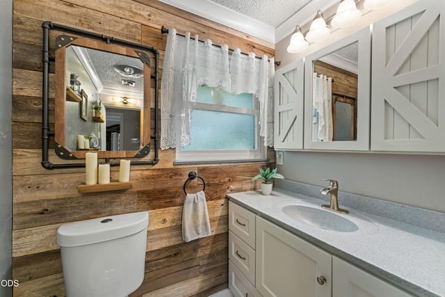 245 Stringer Gap Road, Grants Pass, OR 97527