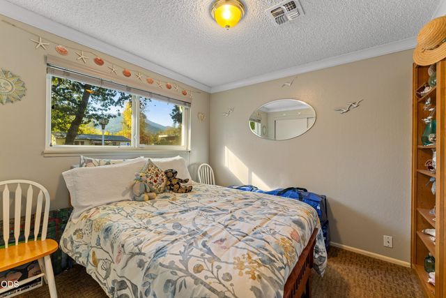 245 Stringer Gap Road, Grants Pass, OR 97527