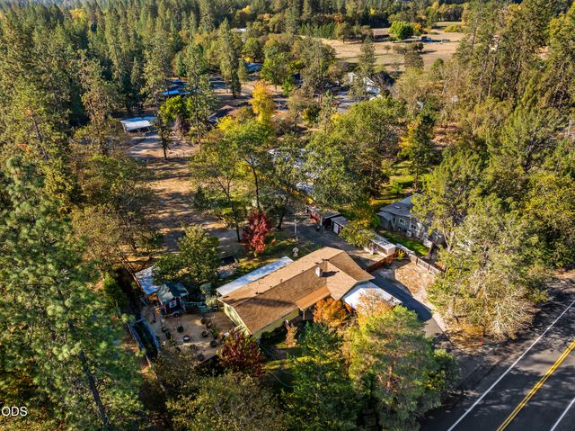 245 Stringer Gap Road, Grants Pass, OR 97527