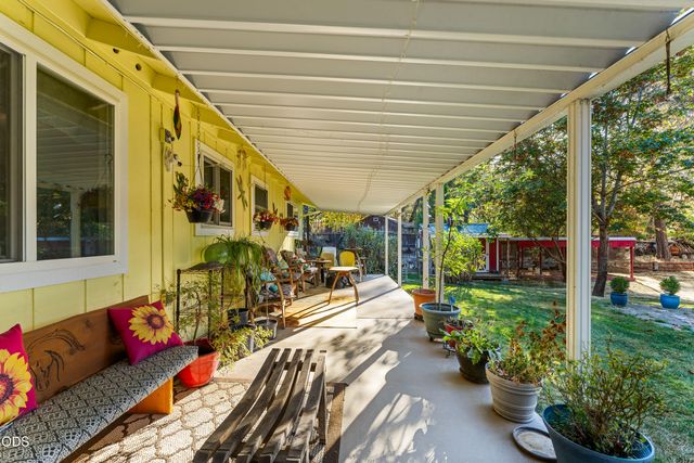 245 Stringer Gap Road, Grants Pass, OR 97527