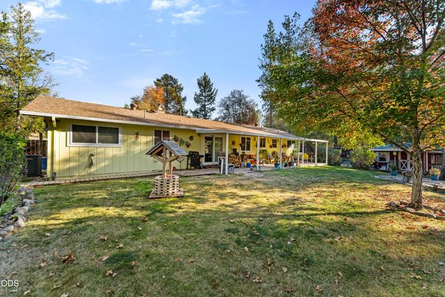 245 Stringer Gap Road, Grants Pass, OR 97527