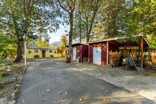 245 Stringer Gap Road, Grants Pass, OR 97527