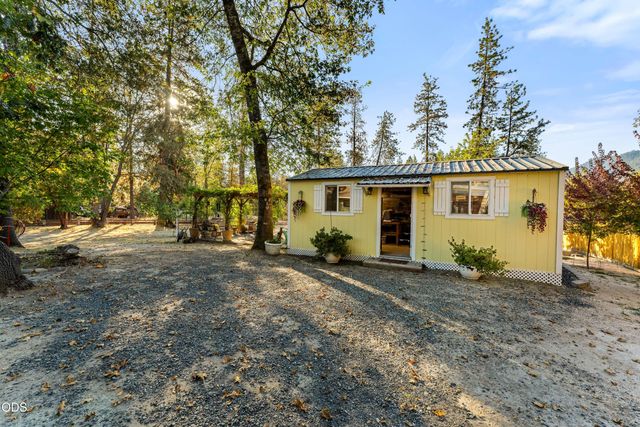 245 Stringer Gap Road, Grants Pass, OR 97527