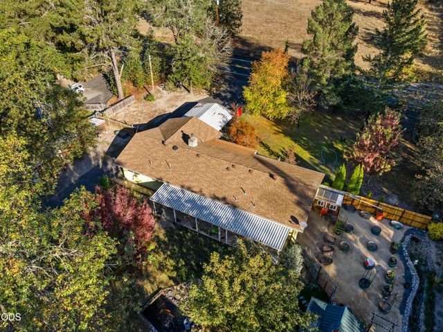 245 Stringer Gap Road, Grants Pass, OR 97527
