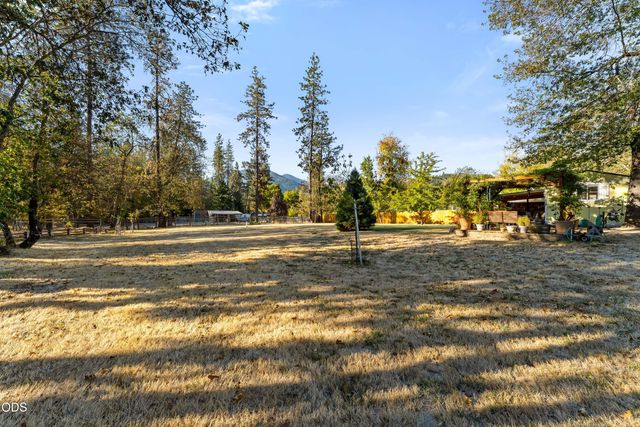 245 Stringer Gap Road, Grants Pass, OR 97527