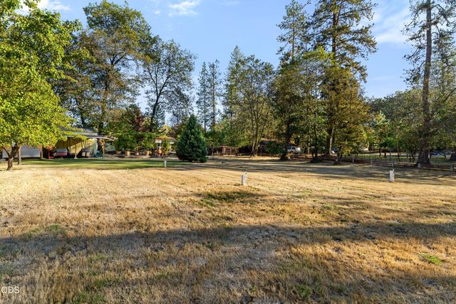 245 Stringer Gap Road, Grants Pass, OR 97527