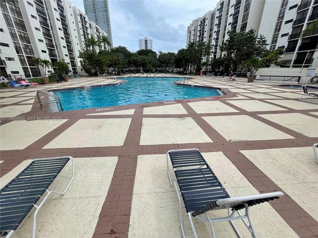 16919 N Bay Rd 104, Sunny Isles Beach, FL 33160