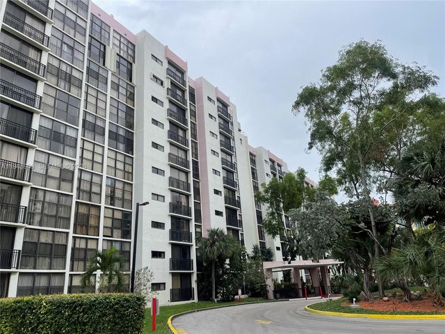 16919 N Bay Rd 104, Sunny Isles Beach, FL 33160