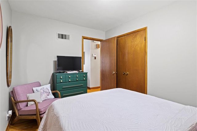 6601 N Broadway Street, Gladstone, MO 64118