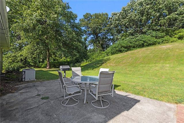 6601 N Broadway Street, Gladstone, MO 64118