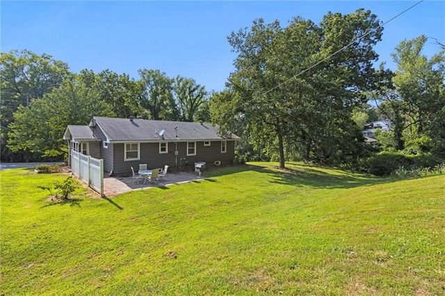 6601 N Broadway Street, Gladstone, MO 64118