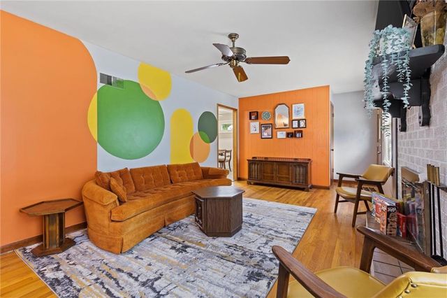 6601 N Broadway Street, Gladstone, MO 64118