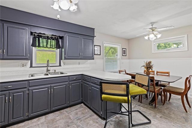 6601 N Broadway Street, Gladstone, MO 64118