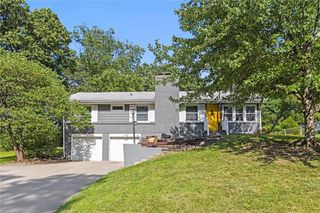 6601 N Broadway Street, Gladstone, MO 64118