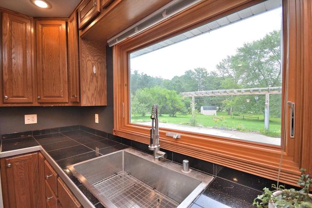 W164N5080 Lone Oak LANE, Menomonee Falls, WI 53051