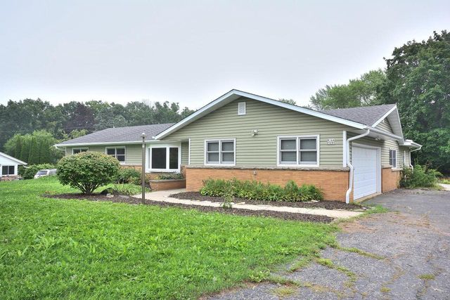 W164N5080 Lone Oak LANE, Menomonee Falls, WI 53051