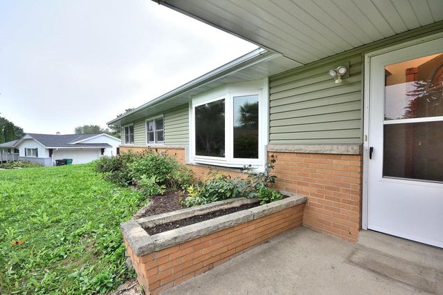 W164N5080 Lone Oak LANE, Menomonee Falls, WI 53051